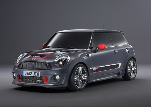 Mini - Mini amplia la ricca gamma delle sue offerte con una vettura dalle prestazioni altamente sportive rappresentata dalla Mini John Cooper Works GP.