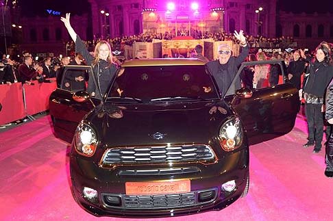 Mini - La guest star Mini Life Ball 2013  apparsa alla fine della parata in costume che ha preceduto linizio dello show nella piazza del Comune di Vienna. 