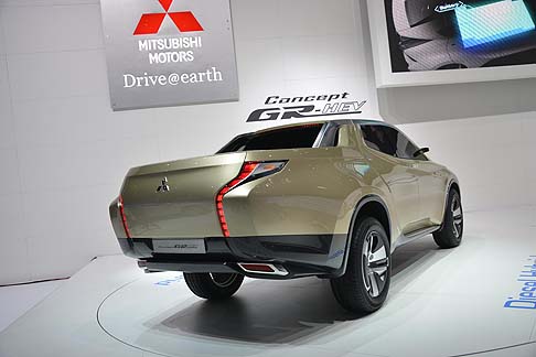 Mitsubishi - Il Concept GR-HEV utilizza lavanzata tecnologia 4WD permanente grazie al Super All Wheel Control (S-AWC), garantendo una grande stabilit e unottima performance di guida anche nelle condizioni pi difficili.