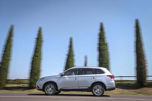 Mitsubishi Outlander 2016