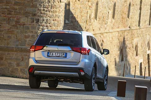 Mitsubishi Outlander 2016