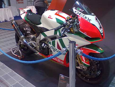 Aprilia - Moto Aprilia sportiva da gara alla Fiera Eicma 2011