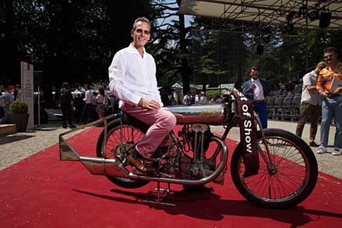 Grindlay-Peerless - Il trofeo BMW Group dedicato alle motociclette storiche, il Primo Premio assegnato dalla Giuria, Best of Show del Concorso d'Eleganza,  stato attribuito alla Grindlay-Peerless 100. 