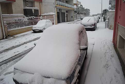 Neve in Puglia - Neve ad Acquaviva delle Fonti Bari disagio per la circolazione