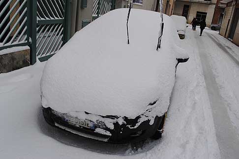 Acquaviva delle Fonti - Ad Acquaviva delle Fonti, i cittadini si sono svegliati con tutte le strade imbiancate