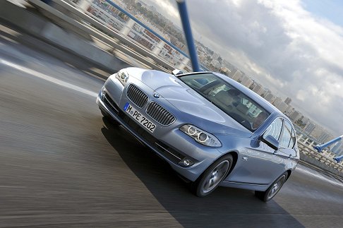 BMW - E' imminente il debutto della New BMW ActiveHybrid 5, previsto per la prossima estate