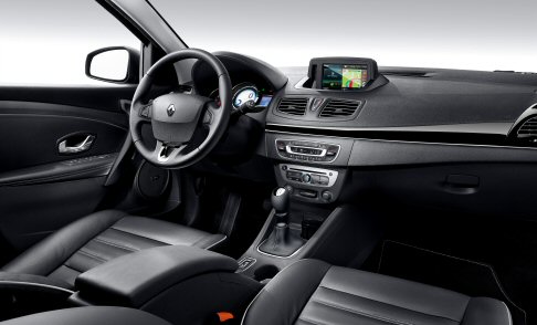 Renault - Labitacolo  spazioso ed ancora pi confortevole grazie alla presenza di nuovi rivestimenti.