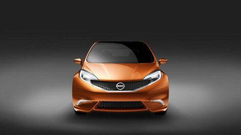 Nissan - Design deciso e di carattere sono i tratti estetici pi evidenti, mentre gli interni risultano accoglienti e tecnologici.