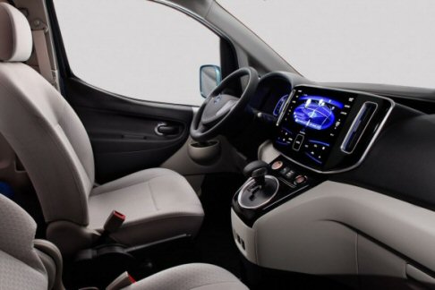 Nissan - e-NV200, anticipa il prossimo veicolo 100% elettrico di casa Nissan. 
