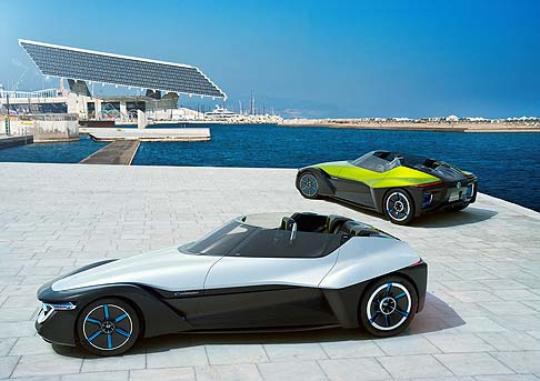 Nissan - Presentato al pubblico europeo a Ginevra, il nuovo concept BladeGlider rivoluziona gli schemi tradizionali delle auto sportive. 