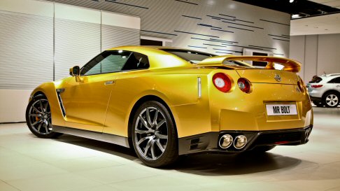 Nissan - L'esemplare unico della Bolt Gold GT-R, prodotto da Nissan esclusivamente per l'asta di beneficenza online,  stata dipinta dello stesso colore oro delle medaglie olimpiche.