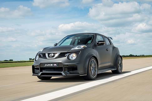 Nissan  - Ancora pi potente e stilisticamente pi aggressivo, Nissan Juke R 2.0 si prepara al debutto mondiale al Festival of Speed di Goodwood, presso lo stand Nissan, ma anche in pista.