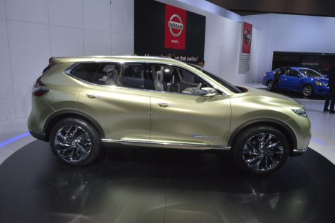 Nissan - Linedita Hi-Cross Concept combina al design scultoreo le funzionalit indispensabili nella mobilit quotidiana.