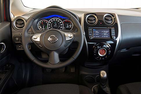 Nissan - Tutti gli allestimenti equipaggiati con il motore DIGS offrono di serie i cerchi in lega da 16 pollici e sospensioni riviste. 