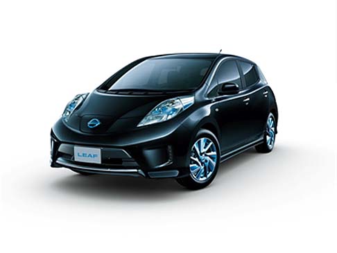 Nissan - Infine, troviamo la Nissan LEAF Aero Style, una speciale concept car che coniuga i vantaggi della propulsione 100% elettrica a una forma pi sportiva e ricercata.