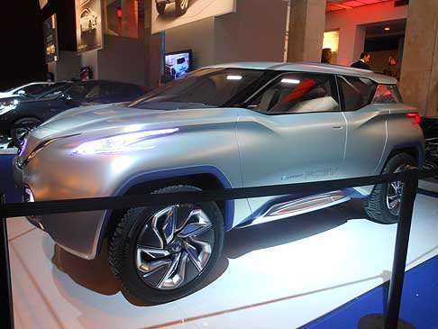 Nissan - Nissan Terra Concept car SUV elettrico in anteprima Italiana H2Roma