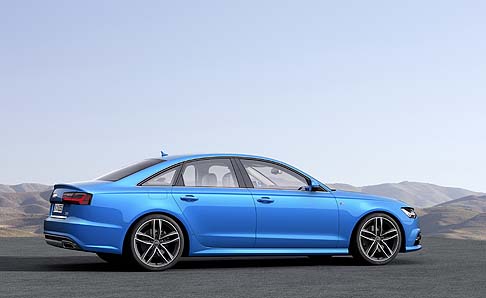 Audi - Stilisticamente la nuova generazione presenta linee nette, ben definite, che sottolineano la vocazione al dinamismo.