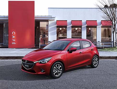 Mazda - Il design KODO conferisce alla vettura un aspetto dinamico e vitale e uno stile senza eguali. 
