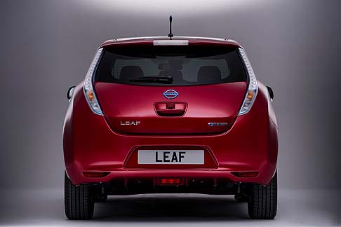 Nissan - La gamma LEAF cresce, declinandosi nei tre noti allestimenti Visia, Acenta e Tekna.