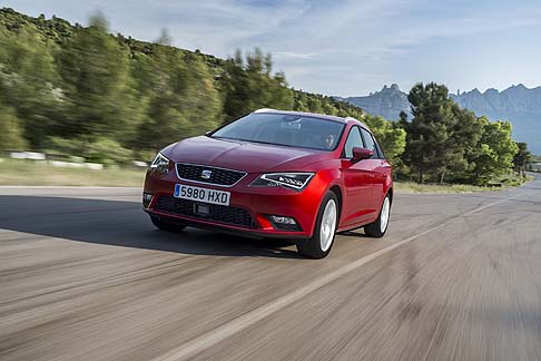 Seat - La station wagon iberica potr affrontare anche le condizioni pi impegnative senza intaccare minimamente il comfort e la sicurezza. Tale risultato  possibile grazie al sistema con frizione Haldex.