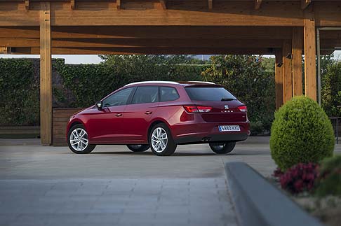 Seat - Disponibile sul mercato a partire dal mese di luglio, la nuova Seat Leon ST 4Drive viene offerta al prezzo di 24.980 euro per la versione 1.6 TDI 105 CV start/stop. Si sale a 26.330 euro nella variante 2.0 TDI 150 CV start/stop.