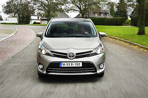 Toyota - Disegnata da ED2, il centro europeo di Design Toyota con sede in Francia, la nuova Verso rappresenta un importante passo avanti per la gamma europea di Toyota.