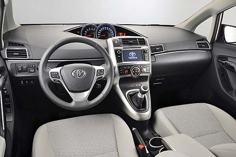 Toyota - Il nuovo Toyota Touch 2 dispone di nuove schermate con effetti tridimensionali pi realistici. 