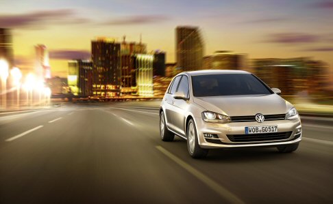 Volkswagen - La lunga storia di successo della Volkswagen Golf inizia nel 1974, ben 38 anni fa, e generazione dopo generazione  riuscita sempre a confermare la propria leadership sul mercato con 29,13 milioni di esemplari venduti, un risultato davvero straordinario.