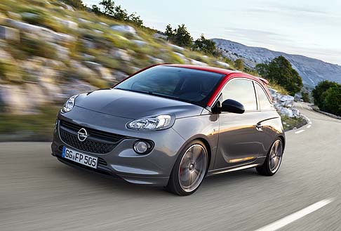 Opel - Dieci sono le tinte disponibili in catalogo per il corpo vettura, che si accompagnano alle quattro combinazioni del tetto, tra cui il tema stilistico RednRoll concepito esclusivamente per ADAM S