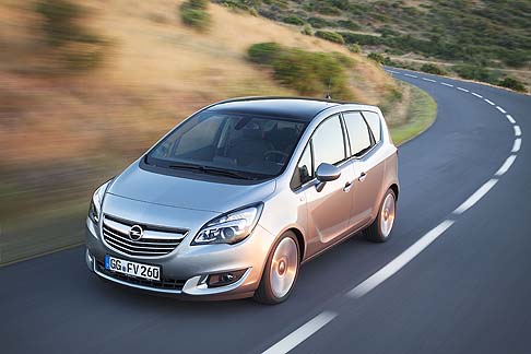 Opel - Oltre a un aspetto pi� curato, la nuova Meriva assicura la massima efficienza grazie al diesel Opel di nuova generazione, il 1.6 CDTI, silenzioso e molto fluido.