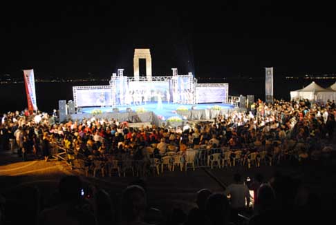 Miss Reggio Calabria - Panoramica pubblico, palco e stretto di Messina a Reggio Calabria