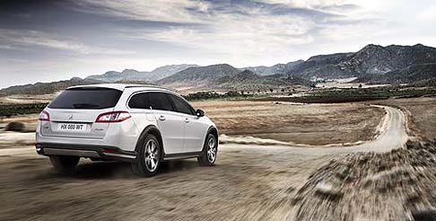 Peugeot - La Nuova PEUGEOT 508 dispone di una serie di servizi connessi di nuova generazione, basati sulla tecnologia Internet mobile.