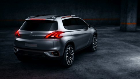 Peugeot - Per quanto riguarda lunit in dotazione sulla Peugeot Urban Crossover Concept si parla di un motore a benzina 1.2 THP a tre cilindri da 110 CV e 190 Nm di coppia massima, abbinato al propulsore elettrico da 37 CV.