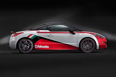 Peugeot - Grazie agli interventi apportati, la potenza erogata dall'1.6 litri turbo della RCZ R  salita da 270 a ben 304 CV. Inoltre, la RCZ R Bimota offre sospensioni ed impianto frenante sviluppato dai tecnici Peugeot Sport per la RCZ R di serie.