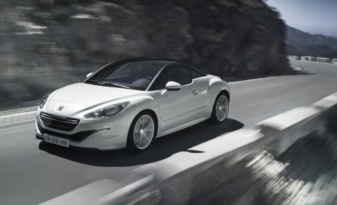 Peugeot - AllAutomotoretr di Torino, anche il Club Storico Peugeot Italia proporr il tema dell'evoluzione delle coup esponendo le vetture 301 D Coup del 1935 e la 504 V6 Coup del 1976.