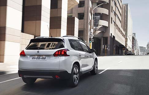 Peugeot - Esteticamente raffinato, ma dai tratti decisi, Peugeot 2008 si affida a propulsori di ultima generazione dai consumi ed emissioni contenuti, rappresentati dalle unita' diesel e-HDi e benzina 3 cilindri.