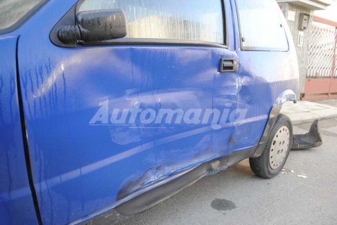 Incidente violentissimo - Pirata della strada colpita una city car della Fiat a bordo di una Fiat Punto nera e fuggita. Caccia al pirata