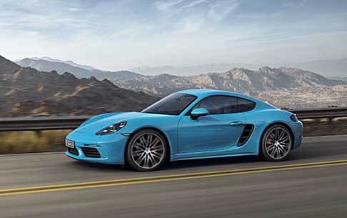 Porsche - Il design della 718 Cayman offre linee tese, prese daria frontali e laterali pi marcate, silhouette bassa.