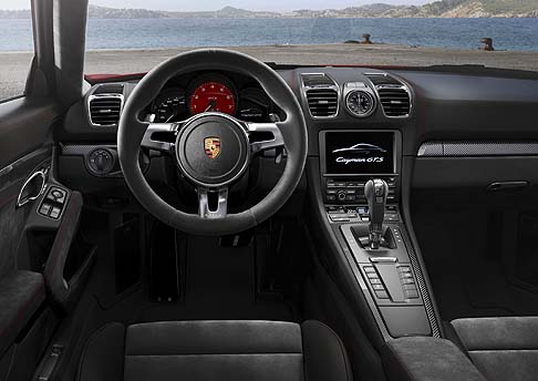 Porsche - Il PASM, di serie, in combinazione con il pacchetto Sport Chrono consente di passare da una sportivit aggressiva ad un comfort adatto ai lunghi viaggi. 