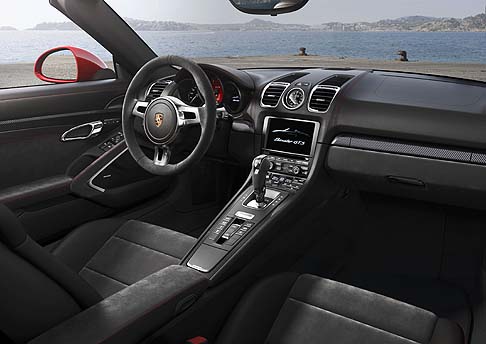 Porsche -  Il listino parte, in Italia, da 72.836,00 Euro per la Boxster GTS, mentre per la versione Cayman GTS si sale a 76.740,00 Euro, inclusa IVA
