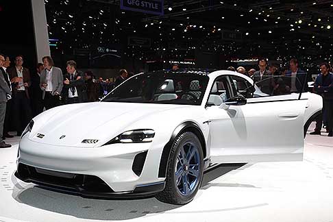 Porsche Mission E Cross Turismo