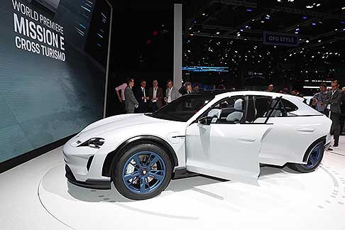 Porsche - La propulsione si avvale di due motori sincroni a eccitazione permanente (PSM)