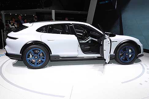 Porsche Mission E Cross Turismo