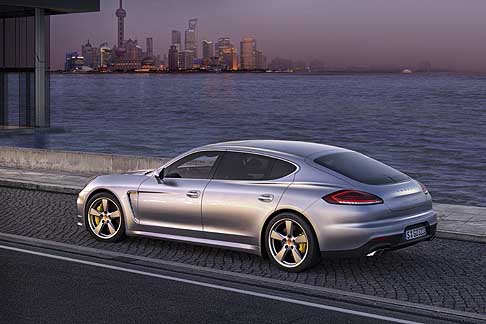 Porsche - Porsche Panamera 4S berlina di lusso