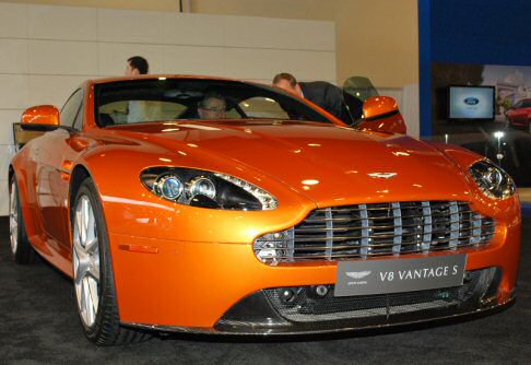 Lamborghini - Aston Martin, Audi, Bentley, BMW, Bugatti, Cadillac, Lamborghini, Range Rover, Rolls Royce soino qui presenti per conquistare unarea strategica, dove il settore del lusso segnala un trend in costante crescita.