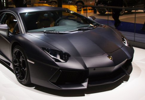 Lamborghini - Tra i 36 i brand occidentali  sfida aperta per il top del lusso e dellesclusivit. Supercar e ammiraglie extra large trovano terreno fertile in un luogo da sempre sinonimo di ricchezza.