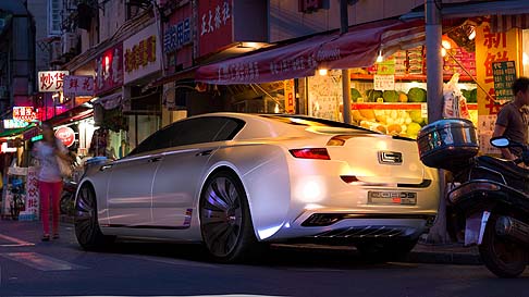 Qoros - La concept  la visione di unammiraglia da lanciare nel 2010 e rivolta ad una clientela tra i 40 e i 50 anni, costituita da professionisti che vivono in una citt metropolitana moderna.