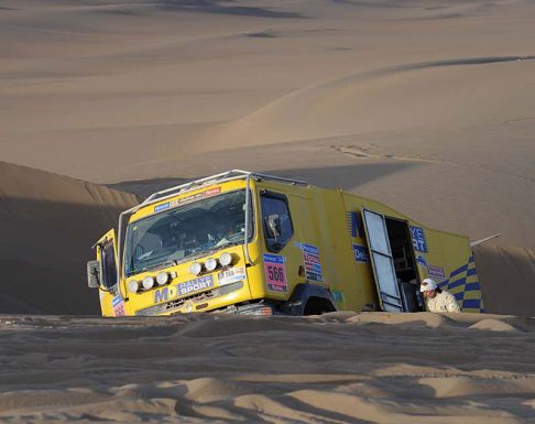 Renault - Dakar 2011camion Kerax Renault guidato Oliver Lambert