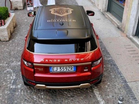 Land Rover - Evoque seguir le tappe principali della Luxury Lounge, motorhome di 60 mq realizzato dal Gruppo Meregalli, distributore di Bollinger per lItalia, che rappresenta lunico esempio esistente di showroom con degustazione viaggiante.