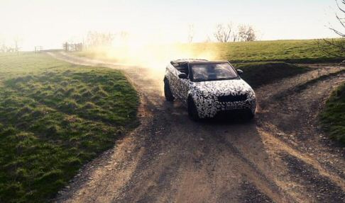 Land Rover - La vettura  stata definita la Convertibile per tutte le stagioni.